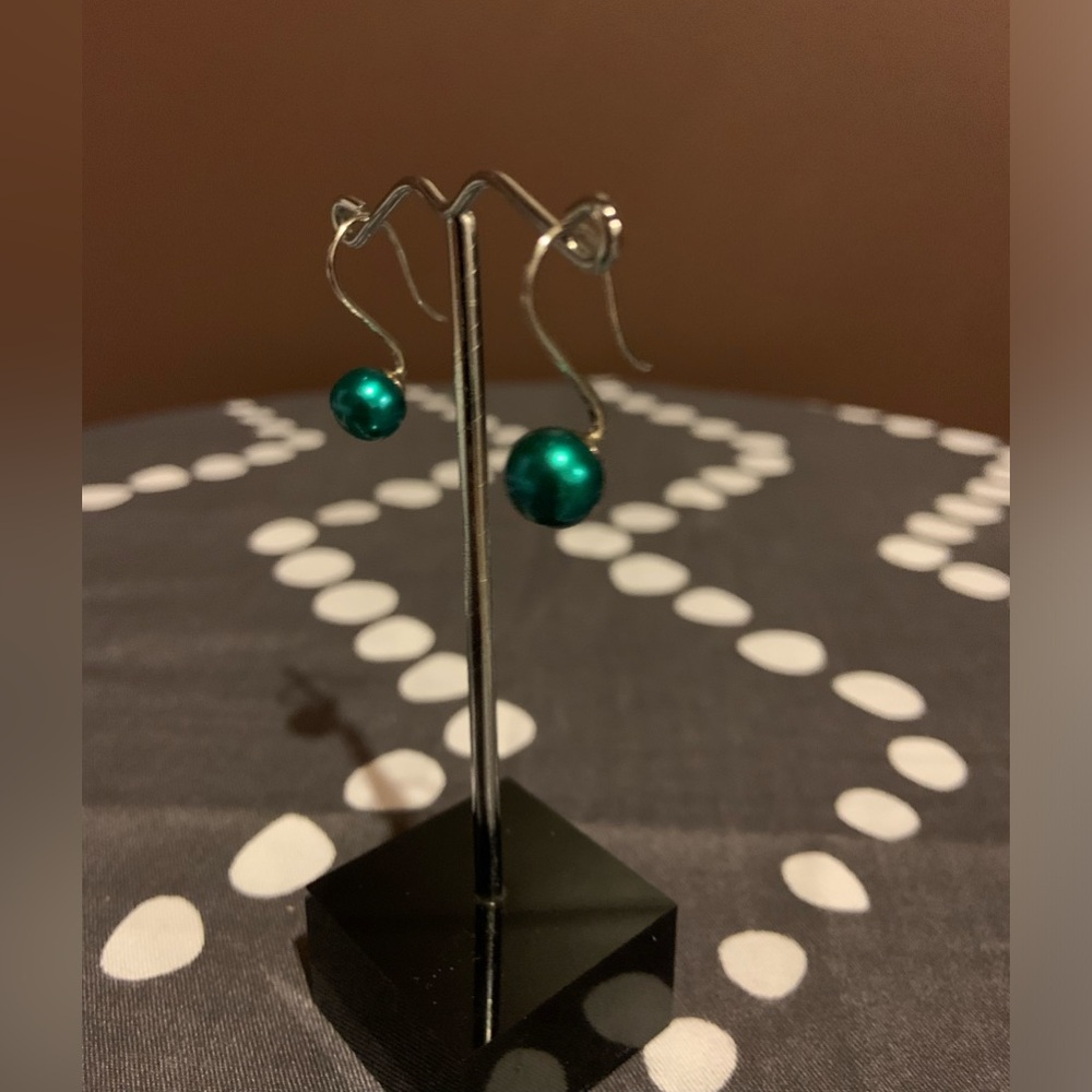 Cute pearl earrings, NWOT, sterling silver